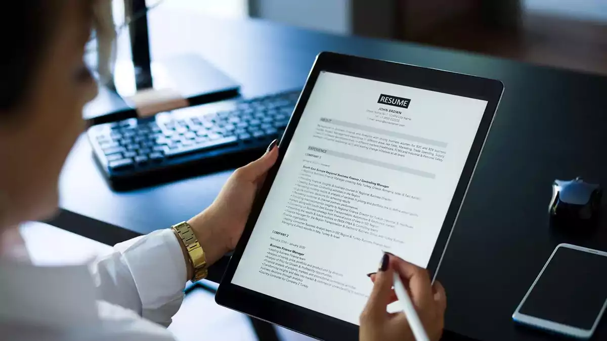 طريقة إنشاء سيرة ذاتية بالذكاء الاصطناعي